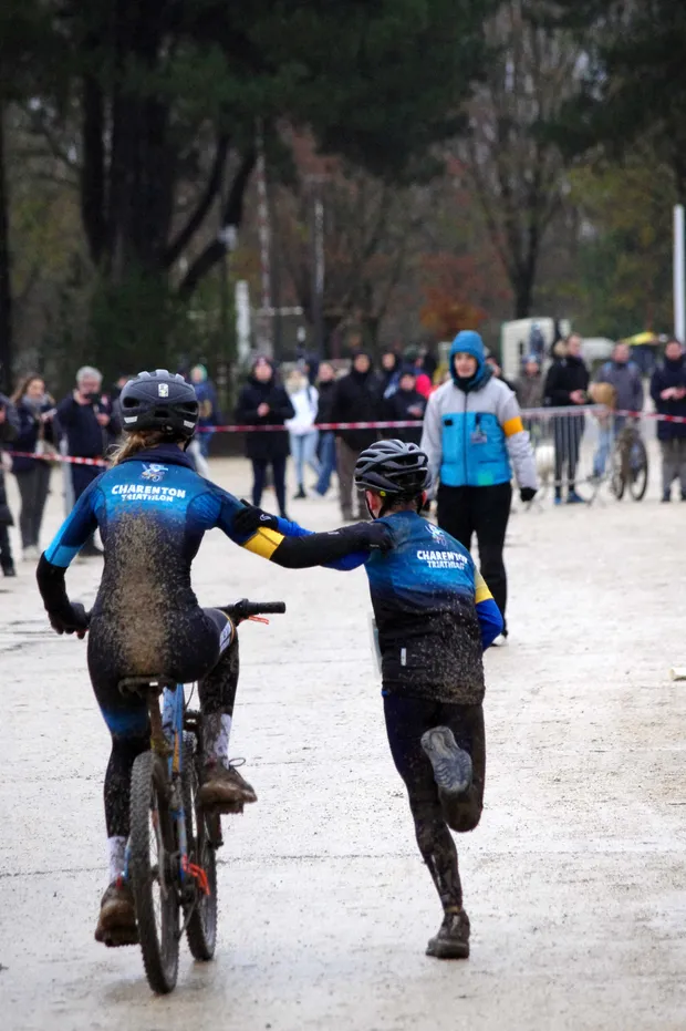 Les jeunes de l'école de triathlon du club